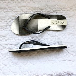 Roxy Flip Flops Size 8